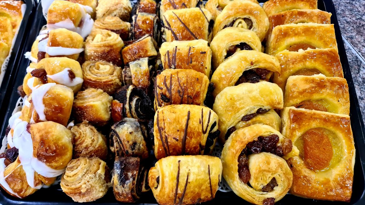 Mini Danish SMALL (2025 pieces) Carmelli Kosher Bakery Golders Green